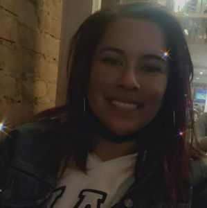 Meet your Posher, Yanet